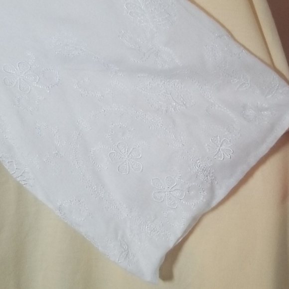 BLAIR XL WHITE  BUTTON  DOWN BLOUSE WITH EMBROIDER - Picture 3 of 5